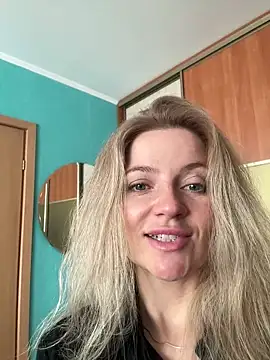 AlisonXCristal online show from 04-14-26, 09:26