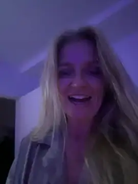 AlisonXCristal online show from 07-30-26, 09:47