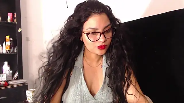 lolaa staars online show from 12-13-24, 09:13