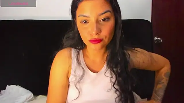 lolaa staars online show from 05-15-26, 01:56