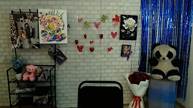 Snapshot of Darina_M_ chatting on 02-18-25, 08:38 Darina M online show from 02-18-25, 08:38