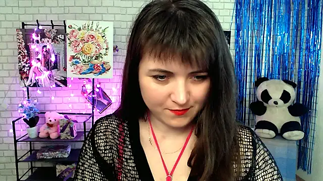 Snapshot of Darina_M_ chatting on 03-22-25, 08:18 Darina M online show from 03-22-25, 08:18