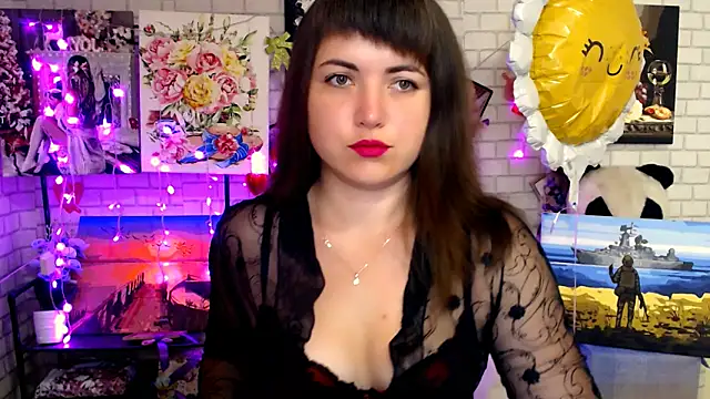 Snapshot of Darina_M_ chatting on 09-13-25, 04:23 Darina M online show from 09-13-25, 04:23