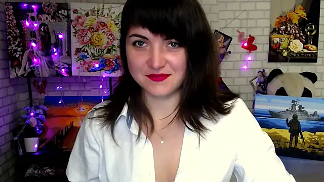 Snapshot of Darina_M_ chatting on 10-24-25, 04:42 Darina M online show from 10-24-25, 04:42