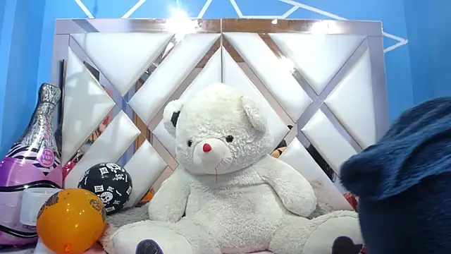 Snapshot of angelina_ny chatting on 10-27-25, 01:48 angelina ny online show from 10-27-25, 01:48