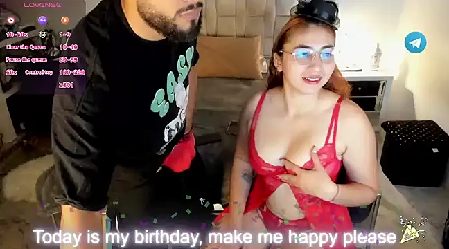 Snapshot of Alanna_Couple chatting on 01-24-25, 01:03 Alanna Couple online show from 01-24-25, 01:03