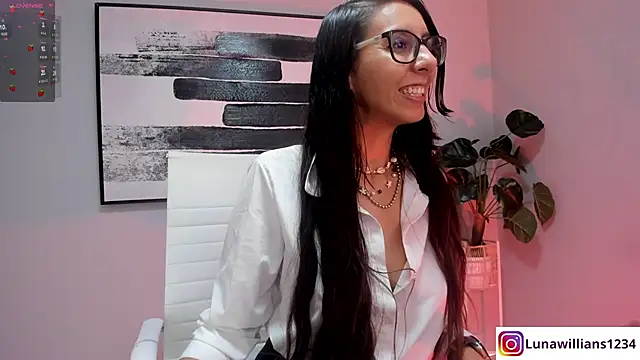 Snapshot of luna_willians chatting on 03-13-25, 06:23 luna willians online show from 03-13-25, 06:23