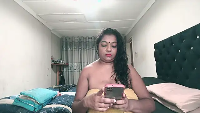 Indianmayaxoxo online show from 05-25-26, 07:14