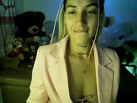 Snapshot of mandy_berrys chatting on 02-16-25, 05:15 mandy berrys online show from 02-16-25, 05:15