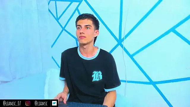 liam scott77 online show from 10-06-25, 01:58