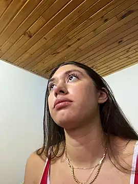 Barbielatinas online show from 12-21-25, 04:52