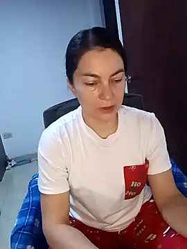 Snapshot of renata_hot1 chatting on 02-04-25, 02:28 renata hot1 online show from 02-04-25, 02:28