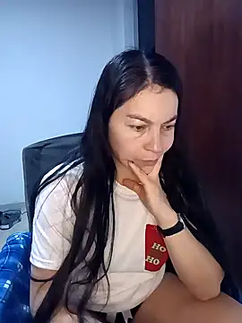 Snapshot of renata_hot1 chatting on 02-05-25, 04:16 renata hot1 online show from 02-05-25, 04:16