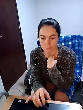 Snapshot of renata_hot1 chatting on 02-12-25, 05:16 renata hot1 online show from 02-12-25, 05:16