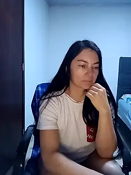 Snapshot of renata_hot1 chatting on 03-04-25, 01:45 renata hot1 online show from 03-04-25, 01:45