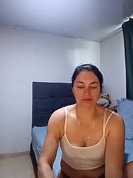 Snapshot of renata_hot1 chatting on 03-20-25, 07:14 renata hot1 online show from 03-20-25, 07:14