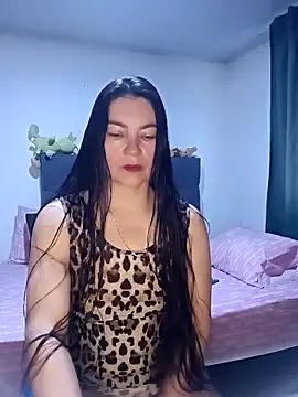 Snapshot of renata_hot1 chatting on 10-01-25, 10:05 renata hot1 online show from 10-01-25, 10:05