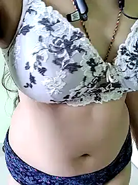 Snapshot of Rani_Desai69 chatting on 12-22-24, 07:22 Rani Desai69 online show from 12-22-24, 07:22