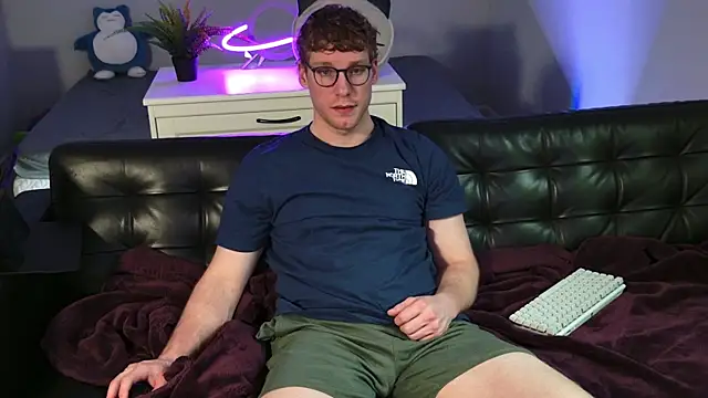 Snapshot of BlueEyedTallGuy94 chatting on 01-14-26, 11:31 BlueEyedTallGuy94 online show from 01-14-26, 11:31