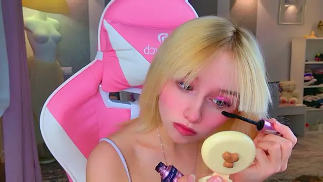 b4by LoL1 online show from 02-09-26, 01:26