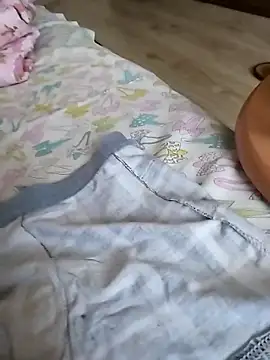 Snapshot of Grig1982 chatting on 10-16-25, 06:14 Grig1982 online show from 10-16-25, 06:14