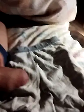 Snapshot of Grig1982 chatting on 10-28-25, 05:04 Grig1982 online show from 10-28-25, 05:04