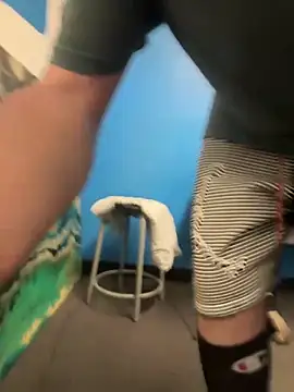 Snapshot of MiamiBang chatting on 09-16-25, 09:05 MiamiBang online show from 09-16-25, 09:05