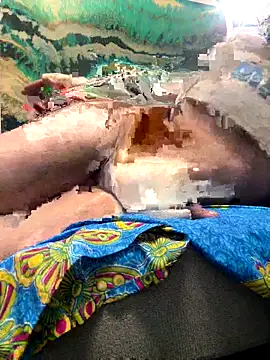 Snapshot of MiamiBang chatting on 10-23-25, 08:24 MiamiBang online show from 10-23-25, 08:24