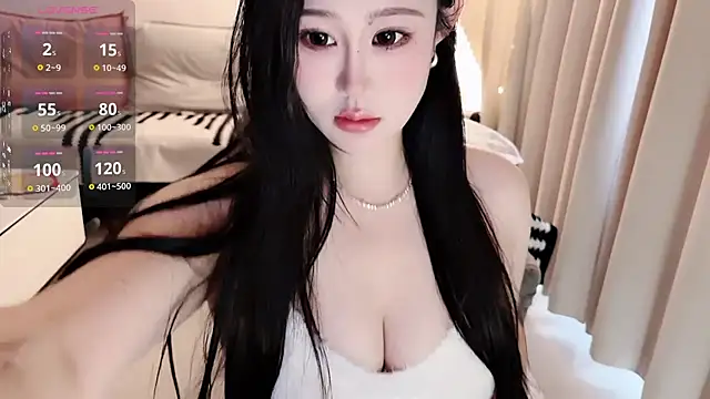 QQ-tutu online show from 12-18-25, 01:44