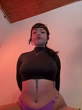 Snapshot of Ashley_Chriss chatting on 01-11-25, 06:24 Ashley Chriss online show from 01-11-25, 06:24