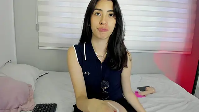 Catyloves online show from 09-28-25, 04:01