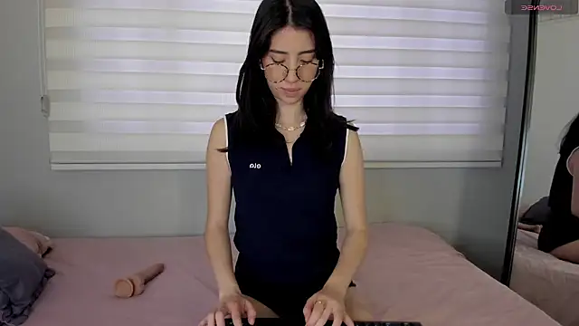 Catyloves online show from 10-05-25, 03:54