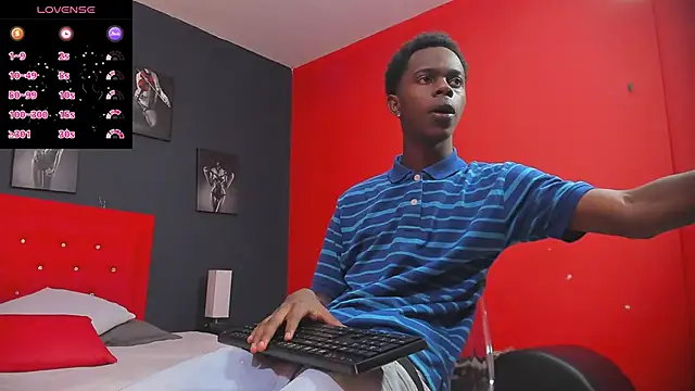 Snapshot of OraineBarrett chatting on 12-13-24, 08:58 OraineBarrett online show from 12-13-24, 08:58