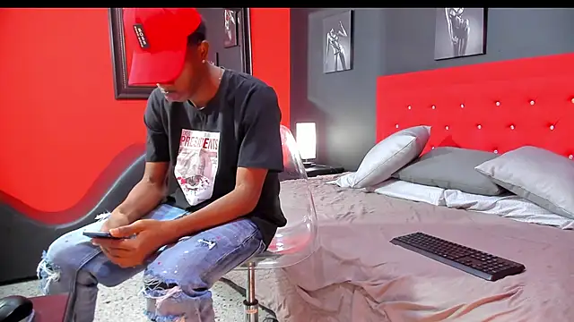 Snapshot of OraineBarrett chatting on 02-24-25, 08:03 OraineBarrett online show from 02-24-25, 08:03