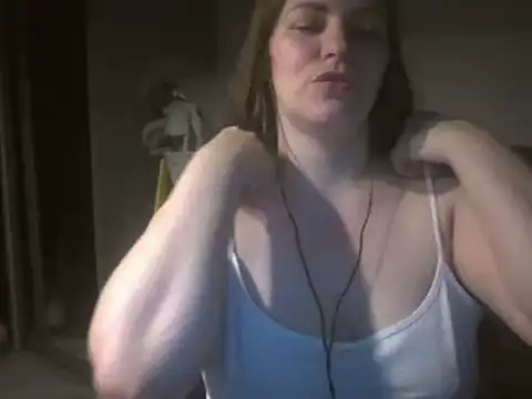 Snapshot of AnnaDiamond1 chatting on 02-13-25, 10:33 AnnaDiamond1 online show from 02-13-25, 10:33