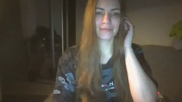 Snapshot of AnnaDiamond1 chatting on 11-19-25, 12:54 AnnaDiamond1 online show from 11-19-25, 12:54