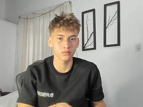 Snapshot of miguel_hz chatting on 02-27-25, 04:32 miguel hz online show from 02-27-25, 04:32