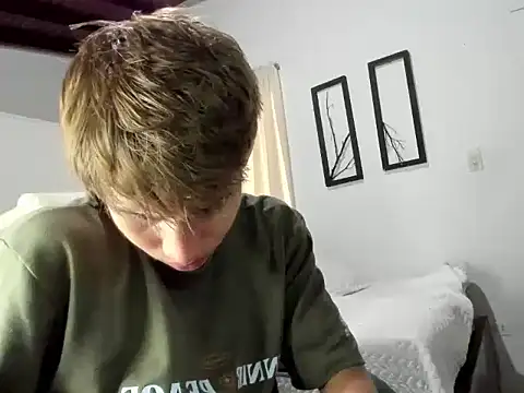 Snapshot of miguel_hz chatting on 03-17-25, 03:29 miguel hz online show from 03-17-25, 03:29