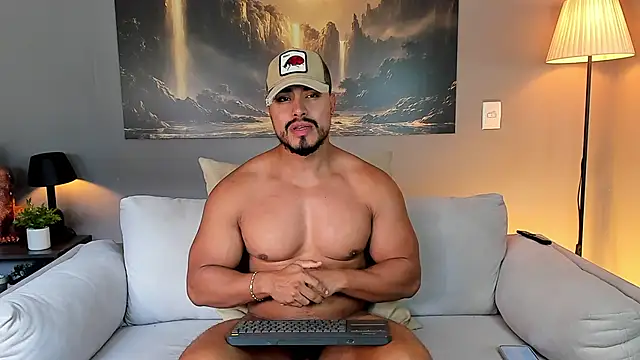 Snapshot of ApoloMakris chatting on 06-18-26, 07:07 ApoloMakris online show from 06-18-26, 07:07