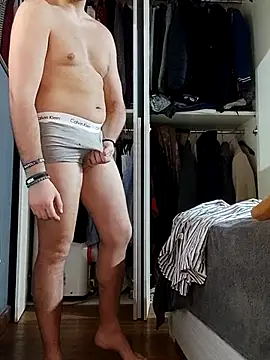 Snapshot of TheKing966 chatting on 02-25-25, 02:33 TheKing966 online show from 02-25-25, 02:33