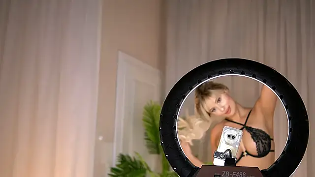 AdelineKing online show from 09-10-25, 01:38