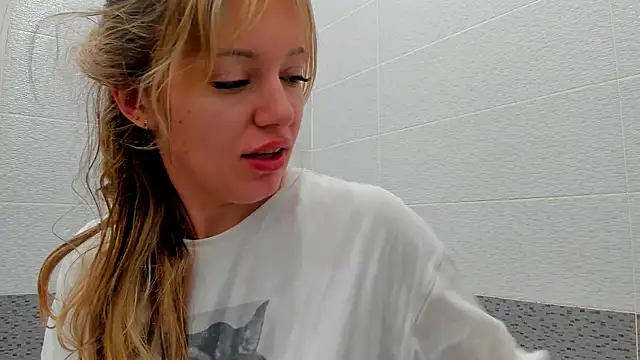 foxy blond online show from 04-16-26, 12:22