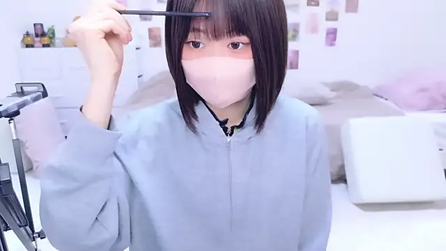 Snapshot of Im_Yu-na chatting on 12-14-25, 05:02 Im Yu-na online show from 12-14-25, 05:02