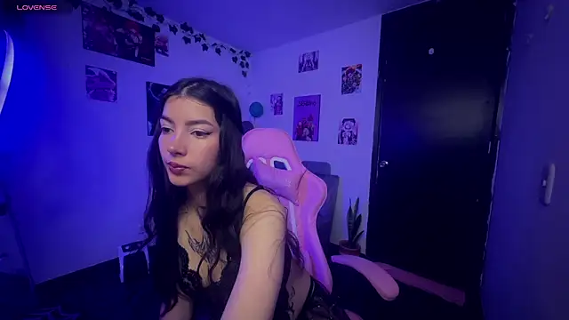 Snapshot of cami_mila9 chatting on 04-19-26, 06:02 cami mila9 online show from 04-19-26, 06:02