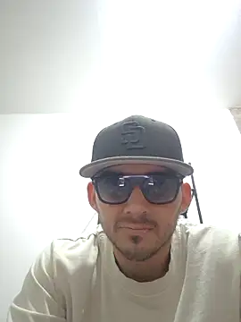 Snapshot of kevinsito1 chatting on 05-27-26, 10:40 kevinsito1 online show from 05-27-26, 10:40