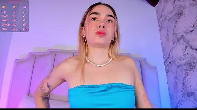 Snapshot of Lucy_Vega chatting on 03-08-25, 11:48 Lucy Vega online show from 03-08-25, 11:48