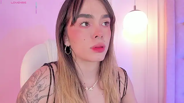 Lucy Vega online show from 01-16-26, 04:49