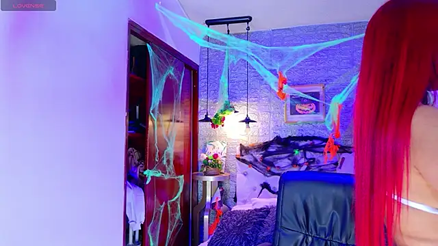 Snapshot of meghan_nill chatting on 10-31-25, 02:45 meghan nill online show from 10-31-25, 02:45