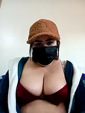 Snapshot of Jawahir-pretty-women chatting on 01-15-25, 09:45 Jawahir-pretty-women online show from 01-15-25, 09:45