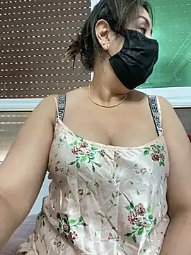 Snapshot of Jawahir-pretty-women chatting on 10-27-25, 10:19 Jawahir-pretty-women online show from 10-27-25, 10:19